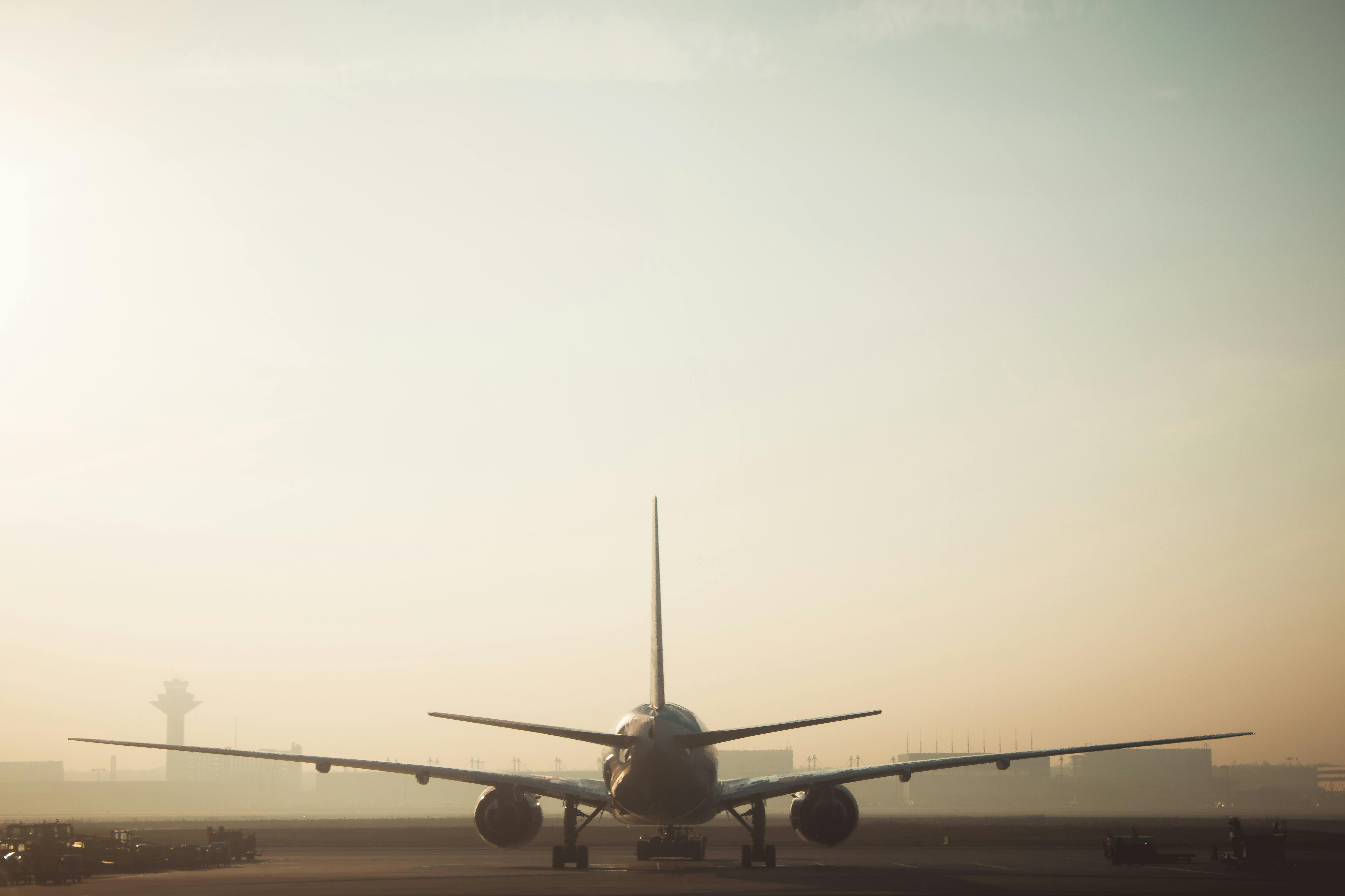 How do I contact to a live person at KLM?