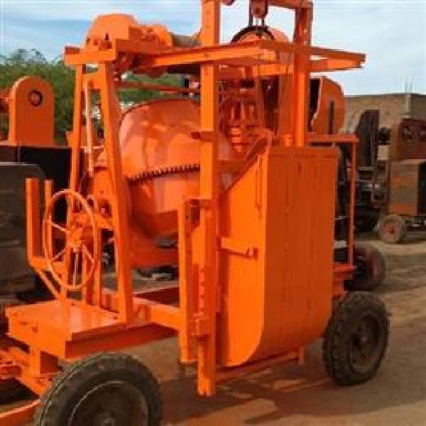 Concrete Mixer Machines With Lift in Raigad Rishabh Engineering