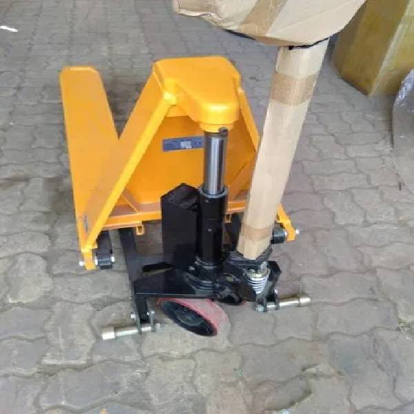 Hand Pallet Trucks in Jaipur OM INDUSTRIAL SOLUTION