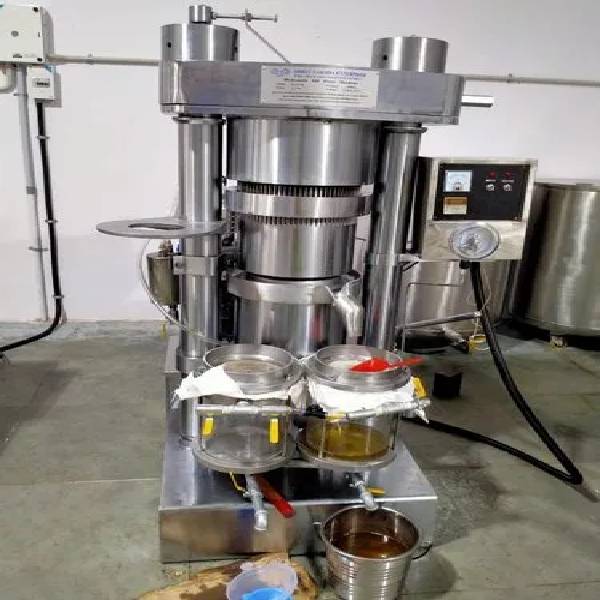 Hydraulic Press Oil Extraction Machine in Vadodara Shree Nakoda