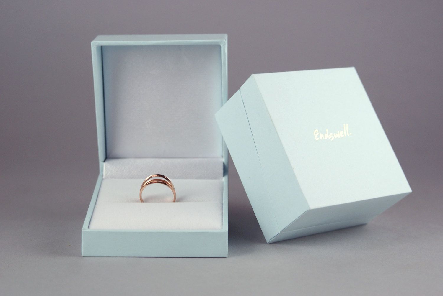 Top 5 Benefits of Using Custom Apparel Box Packaging for Your Business