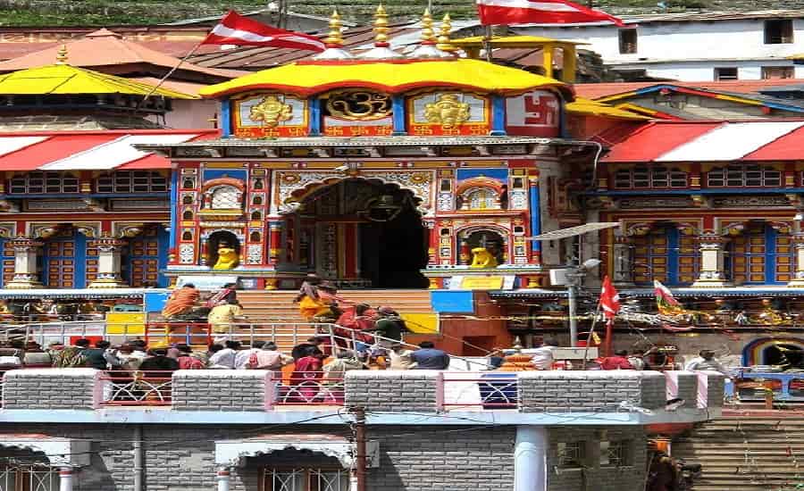 Badrinath Yatra by Helicopter