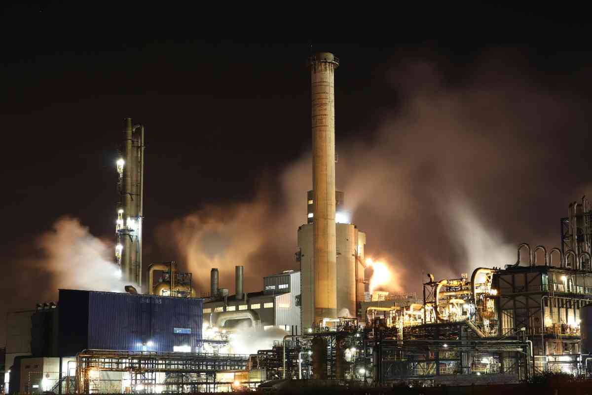 Odoo ERP Tailoring for Chemical Manufacturing to Manage Formulas, Compliance & Plants