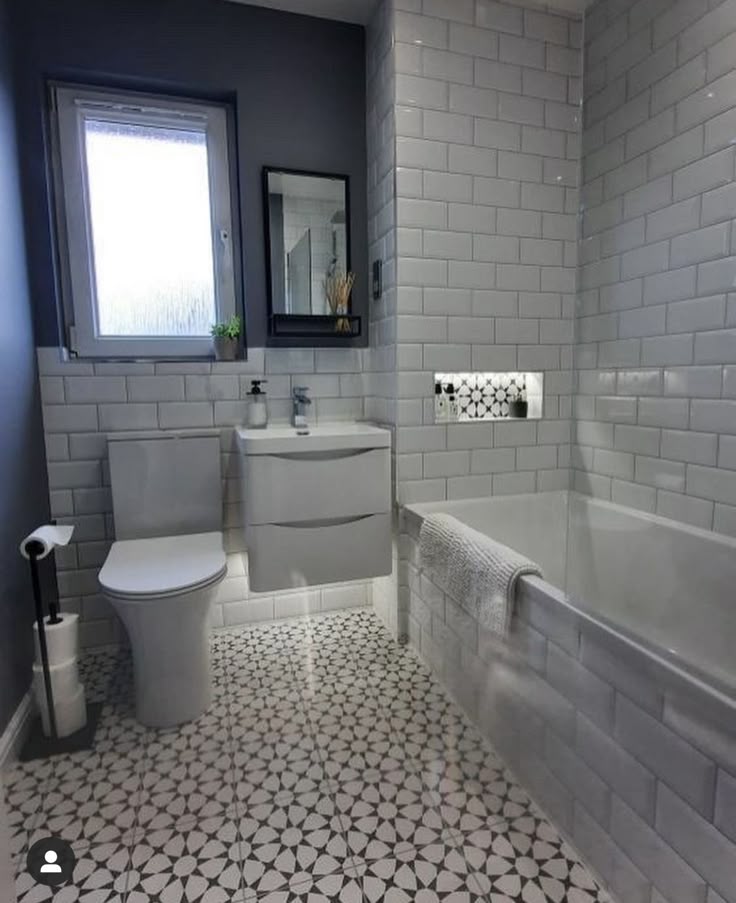 Small Bathroom Renovations: Maximizing Space and Style