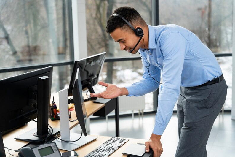 How to Use Pay Stubs to Track Employee Performance and Productivity