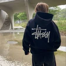 The Ultimate Stüssy Hoodie Guide: Styles, Fit & Trends