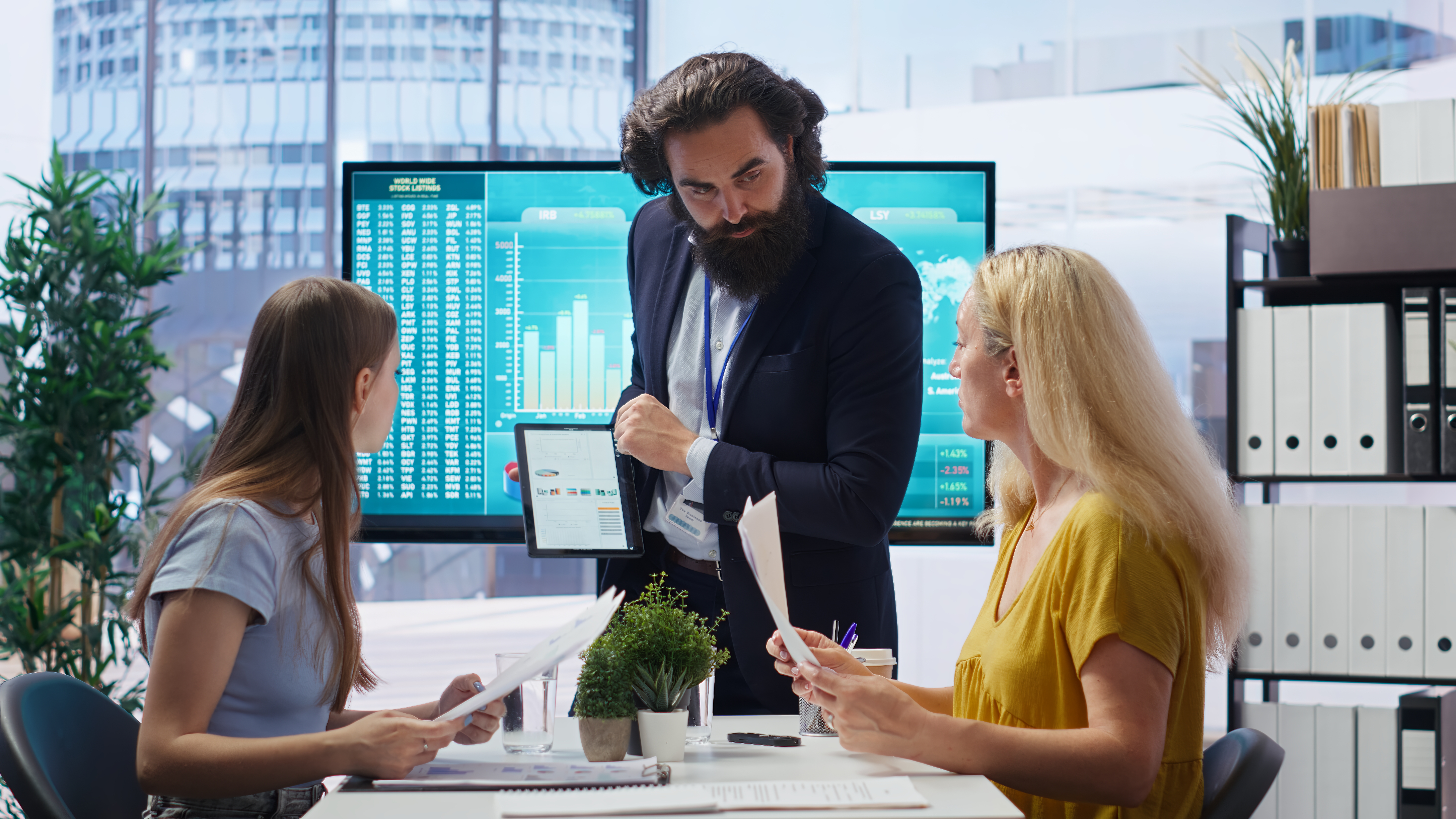 Pharma Sales Management: How CRM Drives Efficiency and Revenue