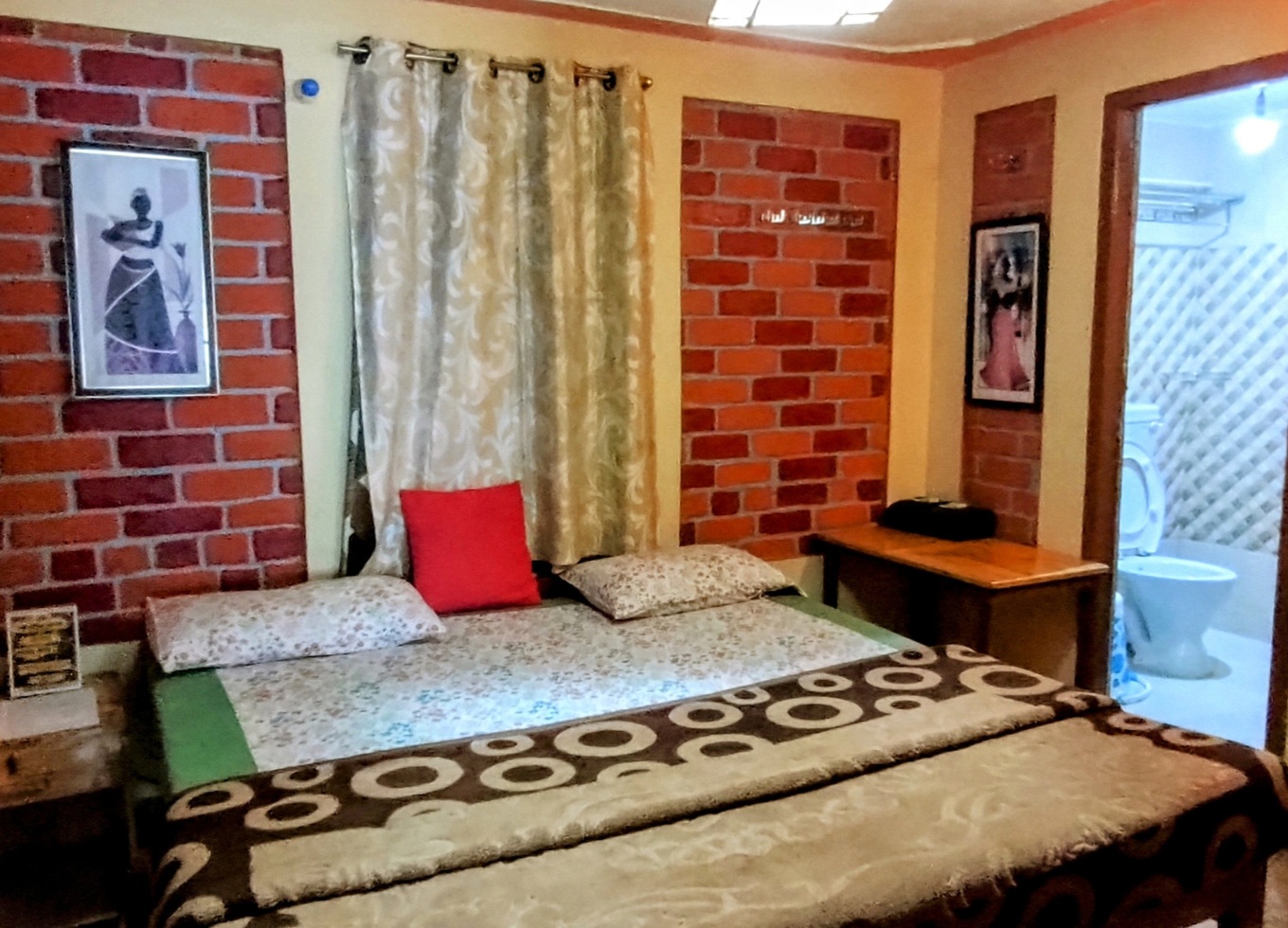 Stay in Comfort & Style: Discover Mountain Valley View Rooms Kodaikanal