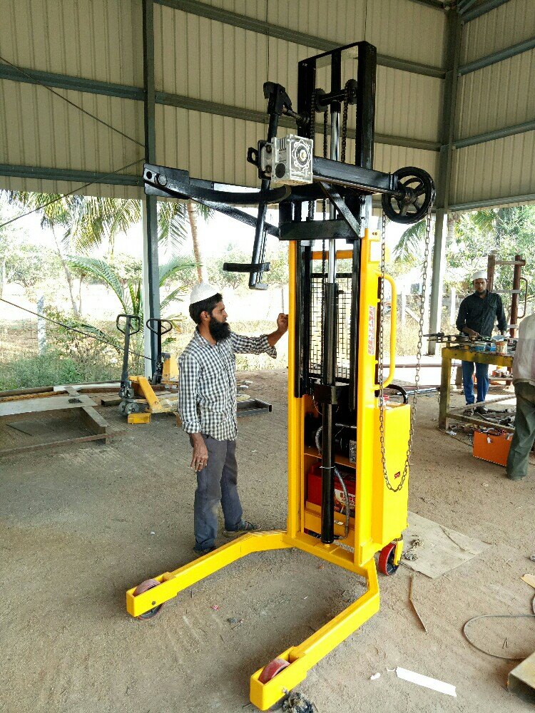 Afza Semi Electric Drum Stacker, For Chemical Production Manufacturer