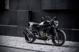 Ride the Husqvarna Svartpilen 701 – Power Meets Elegance