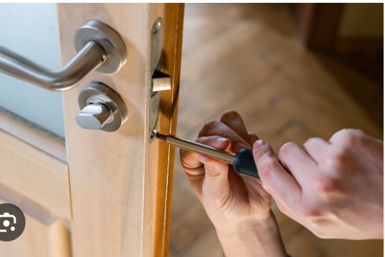 Why Ottawa Businesses Should Schedule Regular Commercial Lock Maintenance