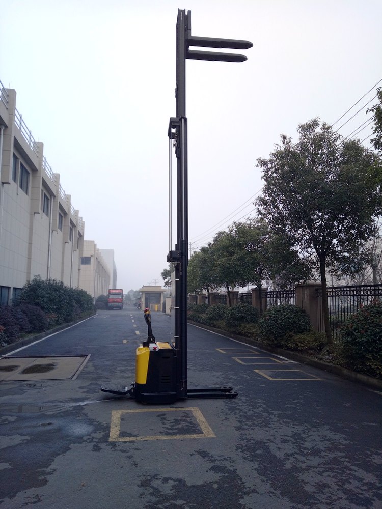 Electric Stacker, For Industrial Manufacturer & Seller in Krishnagir