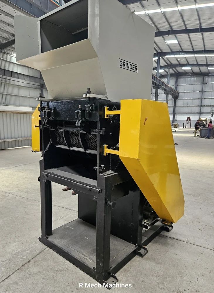 PET Bottle Grinding Machine, Blade Size 36 Inch, Capacity 250 kg/Hr