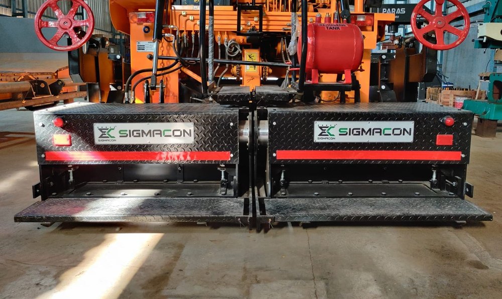 Sigmacon Hydraulically Extendable Road Paver Finisher, Capacity 4.5