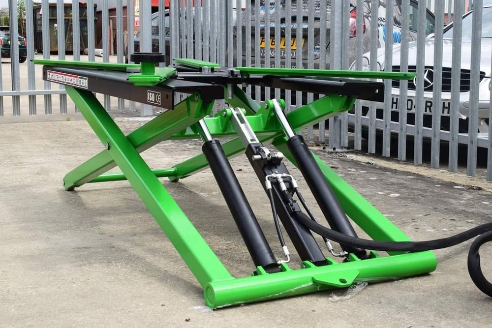 SIZZER Mild Steel Car Washing Hydraulic Lift, For Servicing, 4-6 - Main Image