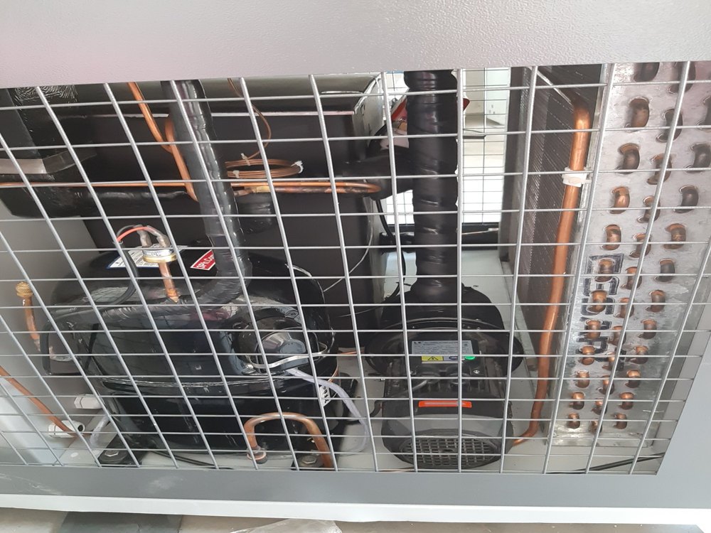 Water Chiller 8.36 KW, 3 Ph Manufacturer & Seller in Ahmedabad Vraj