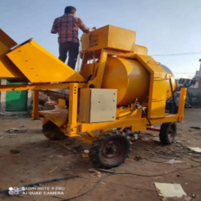 Hydraulic Mini Mobile Batching Plant 10Mc3, Model Name/Number: SSI-MB-01, Capacity: .3mc3