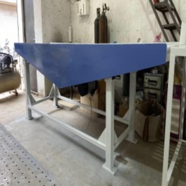Paver Block Vibrating Table, For Construction, Power: 2-4 kw