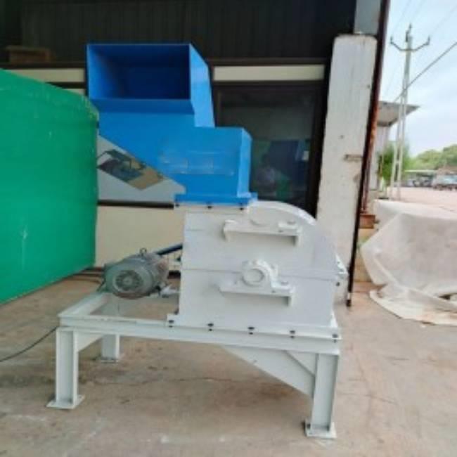 Motor Mild Steel Red Bricks Crusher Machine, Automation Grade: Semi-Automatic, Capacity: 5000KG