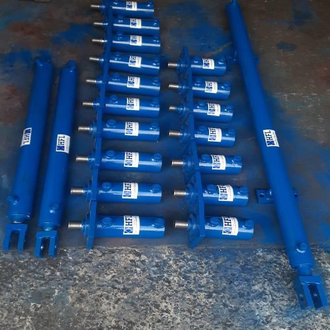 Heavy hydraulic cylinder for construction site