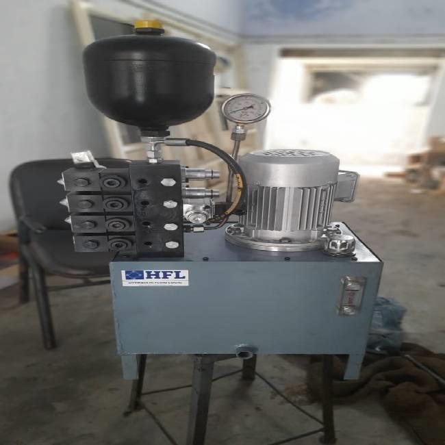 Hydraulic powerpack with Accumulator