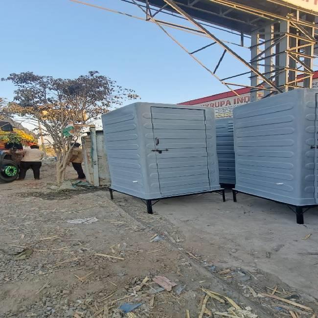 Worker Toilet Cabin