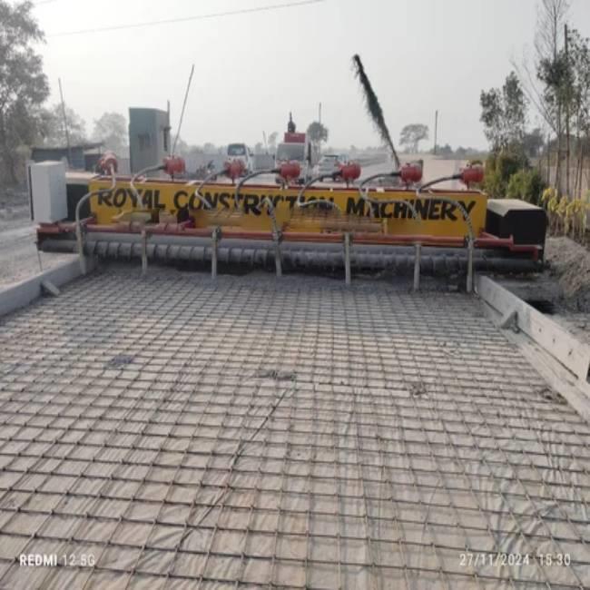Semi Automatic Concrete Road Paver 6.25 Mtr