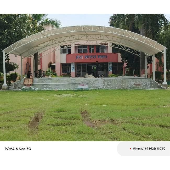 Tensile stage covering