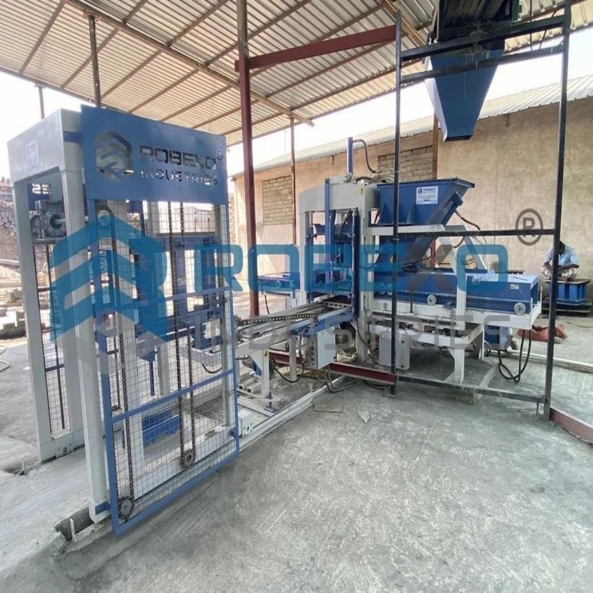 Automatic Mild Steel Hydraulic Paver Block Making Machine, Capacity: 10,000 Nos. Per Day, Model Name/Number: RX06