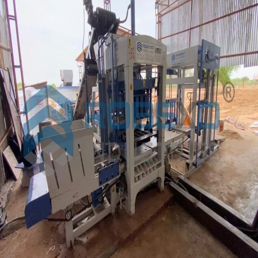 Automatic Solid Hydraulic Cement Brick Making Machine, 1500 Per Hour