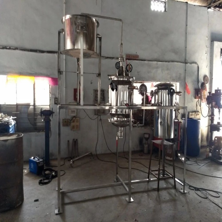 Bay Laurel Spices Oils Distillation Plants, Capacity: 5 TPD