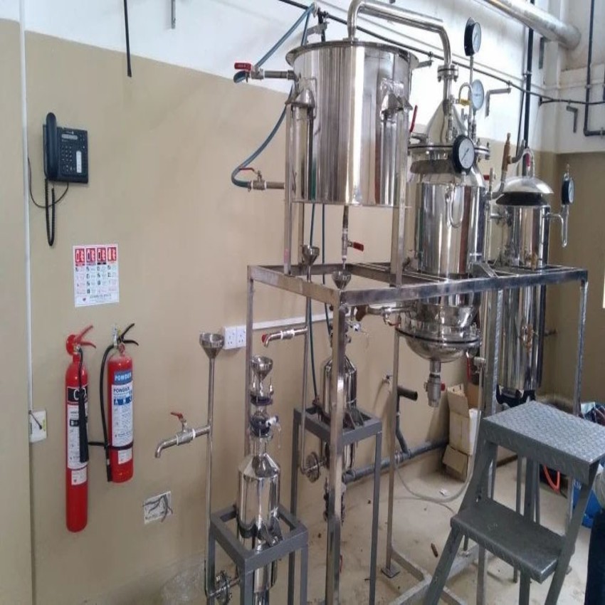 Cassia (Bark) Spices Oils Distillation Plants, Capacity: 5 TPD