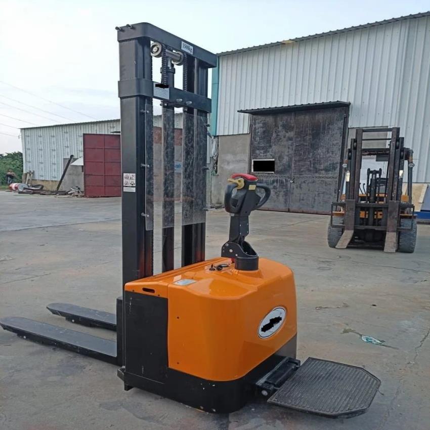 Shubham Engineering Steel Fully Electric Stacker, For Material Handling