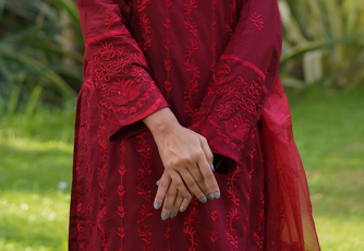 Discover the Latest Pret Dress Fashion