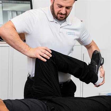 Understanding Knee Pain: Causes, Symptoms & What to Do