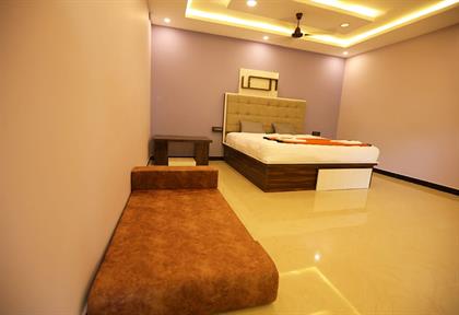Discover the Best Family Stay Hotels & Budget Hotels in Pollachi – Stay at Canalway Inn