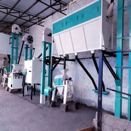 10 HP Fully Automatic Commercial Atta Chakki Plant, Capacity: 250 kg/hr