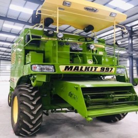 13-15 Feet Mild Steel Malkit 897 Self Propelled Combined Harvester, Above 90 HP, 2 acres/hr