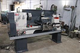 Medium Duty Geared Lathe Machine