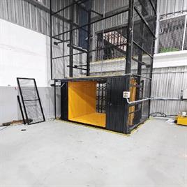 Hydraulic double mast goods lift