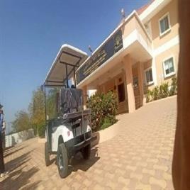 EV TECH White 4 Seater Electric Golf Cart, Loading Capacity: Upto 500 kg, 70-80 KM