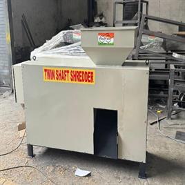 Twin Shaft Shredder Machine