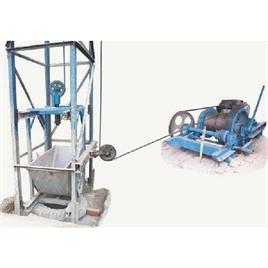 Builder Hoist Machine