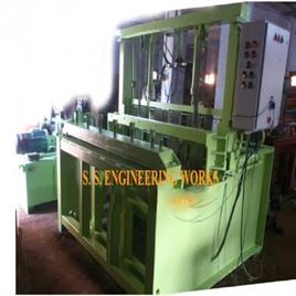 Mild Steel Hydraulic Semi Automatic Vibrating Screen Wire Mesh Machine, Production Capacity: 800-2000 kg