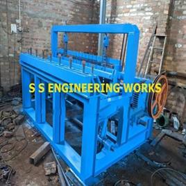 Mild Steel Crimped Wire Mesh Machine 2 Mtr., Production Capacity: 700-2000kg