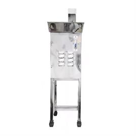 Dry coconut cutter