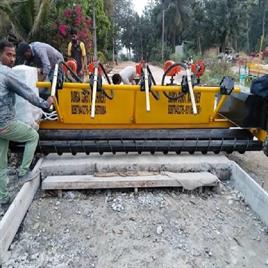Semi Automatic Chamber Paver Machine