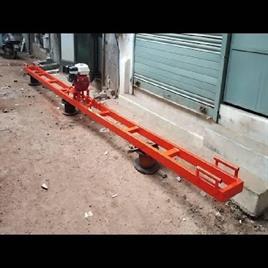 3 Double Beam Screed Concrete Vibrator, Capacity: 6mtr