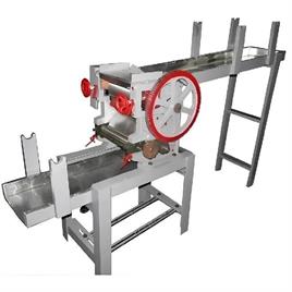 Mild Steel Semi Automatic Noodles Extruder Machine, Capacity: 50 Kg/Hr, 150 Kg