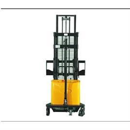 Battery Powered Hydraulic Stacker